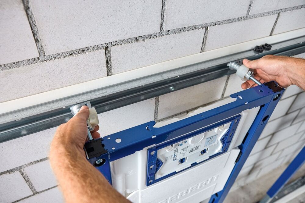 Der Wandanker kann bei teilhohen Duofix-Systemwänden deutlich einfacher und ohne Kraftaufwand ganz einfach eingedreht statt eingehängt werden.